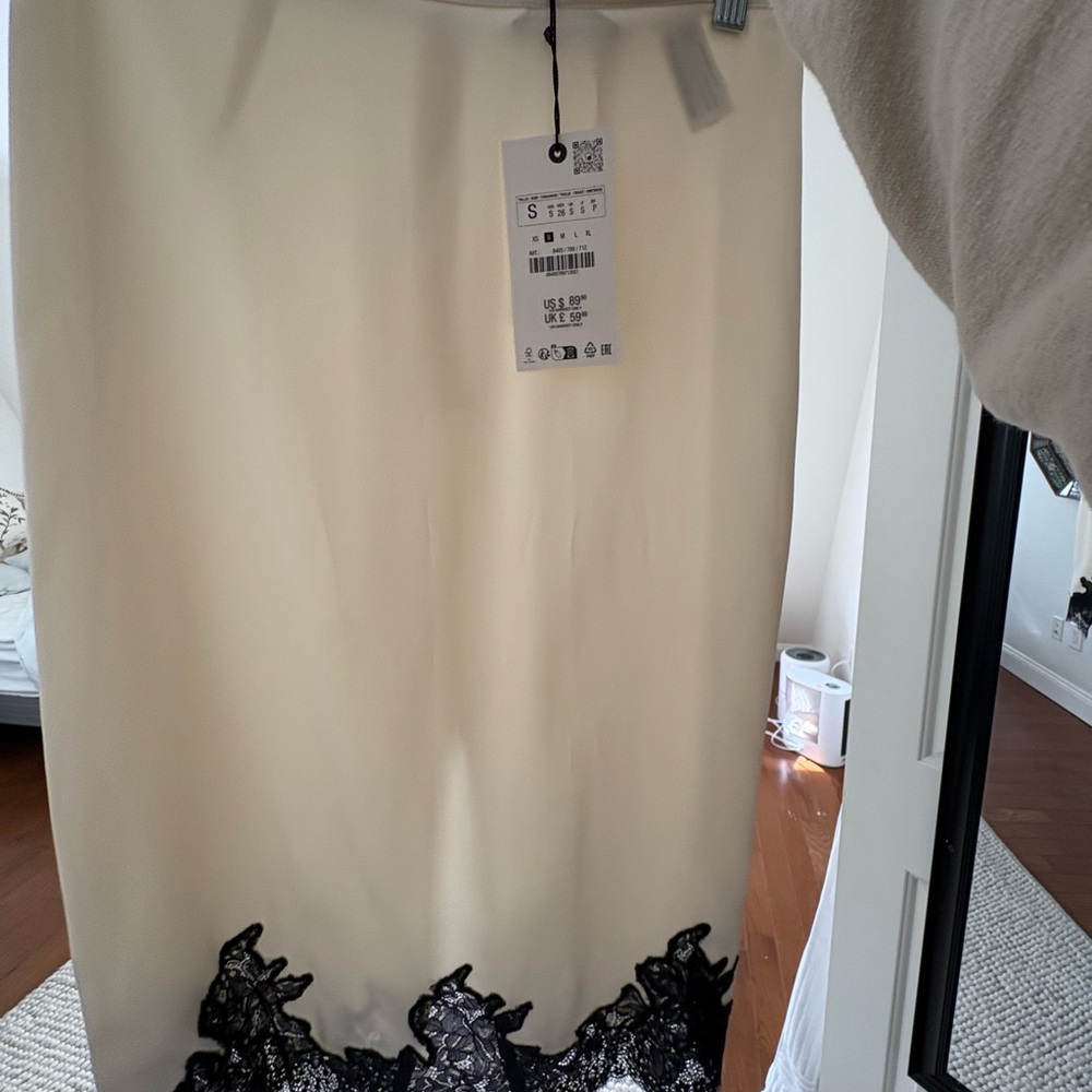 Zara Cream Skirt with Black Lace Detail
